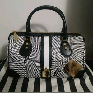 L.A.M.B. Samburu mandeville